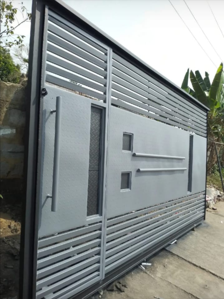 Sliding Gate